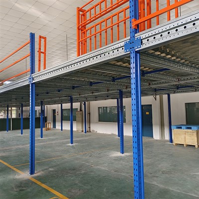 Průmyslový sklad Ocelové mezipatro